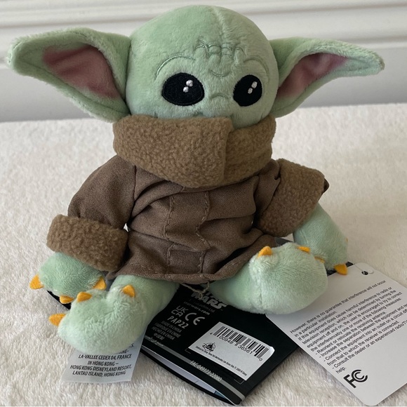 NWT DISNEY Parks Star Wars Grogu Magnetic Shoulder Plush - Picture 5 of 9